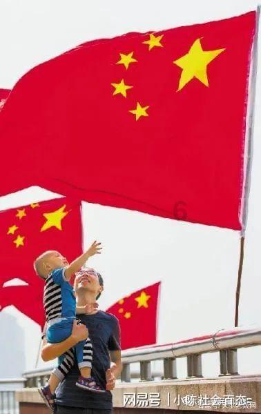 时尚太阳眼镜